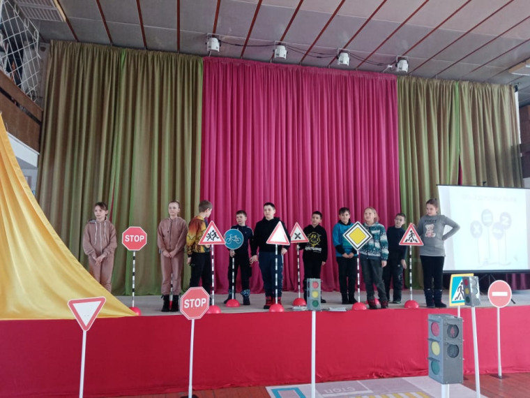Поездка в МКОУДО "Мамонтовский ДЮЦ".